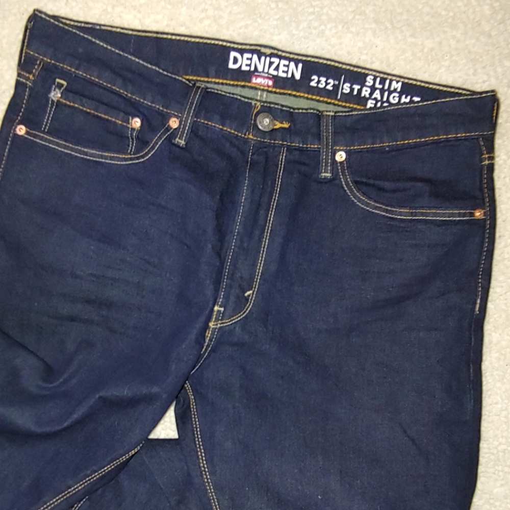 BNWOT LEVIS DENIZEN Jeans